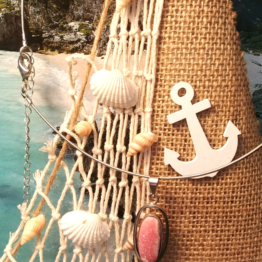 Rose Quartz Healing Crystal Necklace - Picture 3 of 6